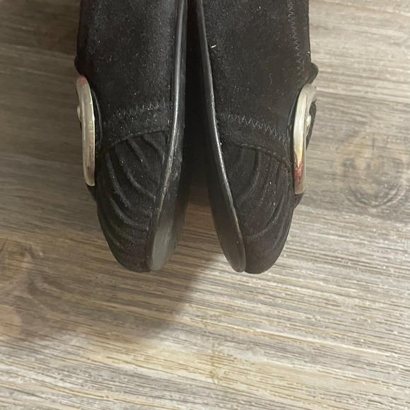 STUART‎ WEITZMAN Womens Sz 7.5M Black Suede Wedge Heel Shoes Silver Buckle - Picture 7 of 15